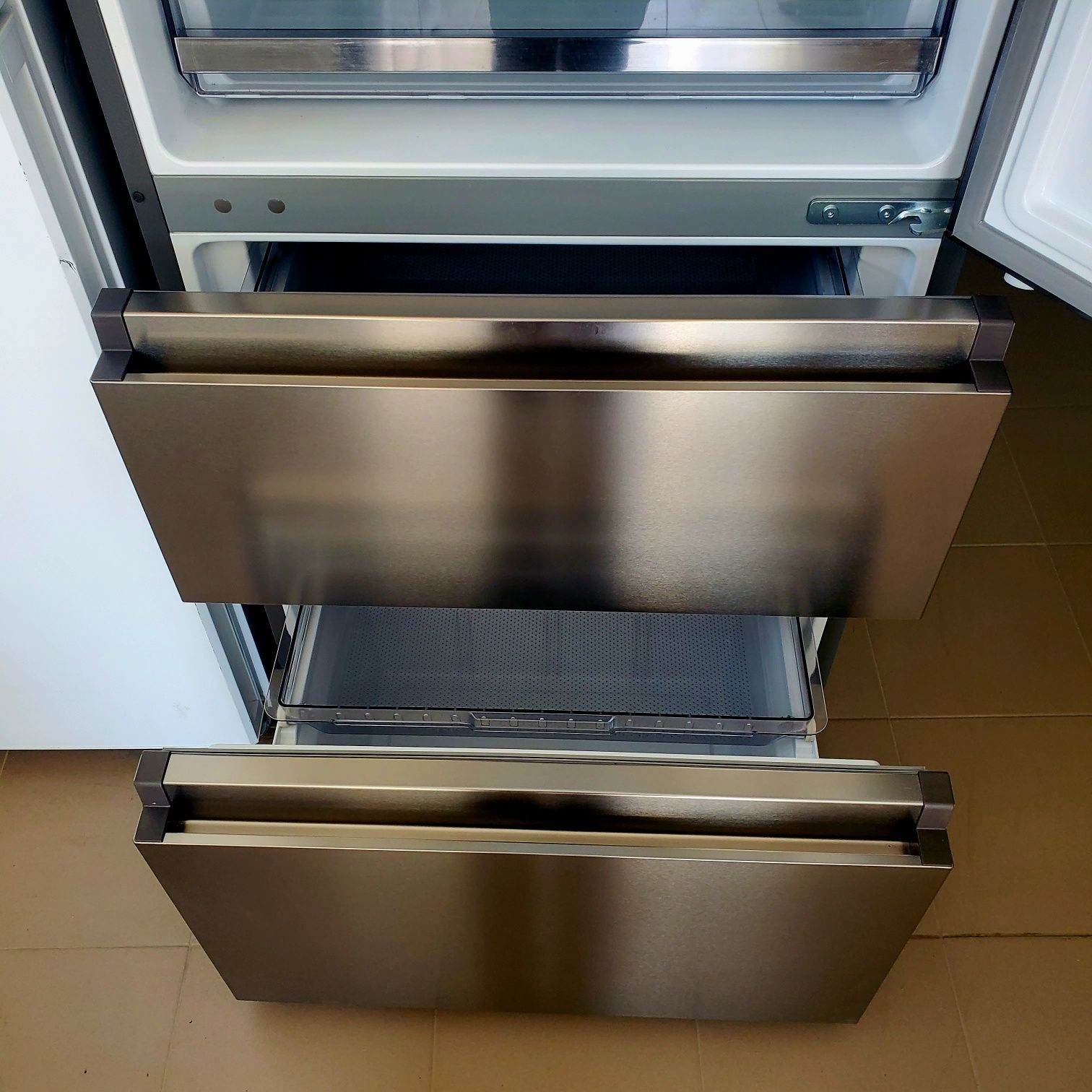 Холодильник Hisense 2024,стан нового.
