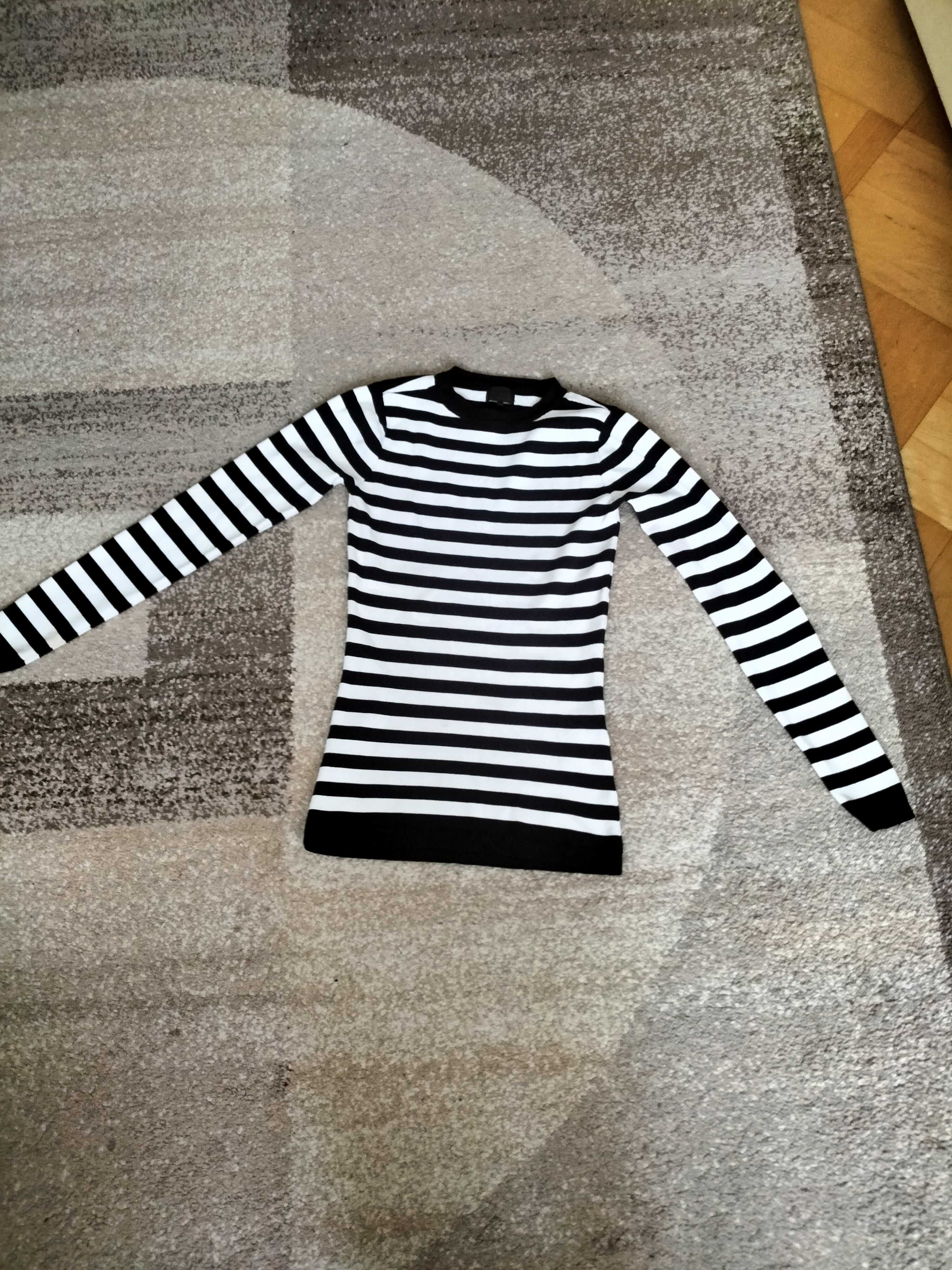 Fajny sweterek w paski XS