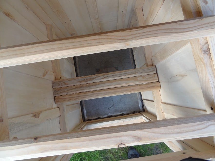 Wędzarnia z drewutnią.Cena obowiązuje do wyczerpania zapasów.