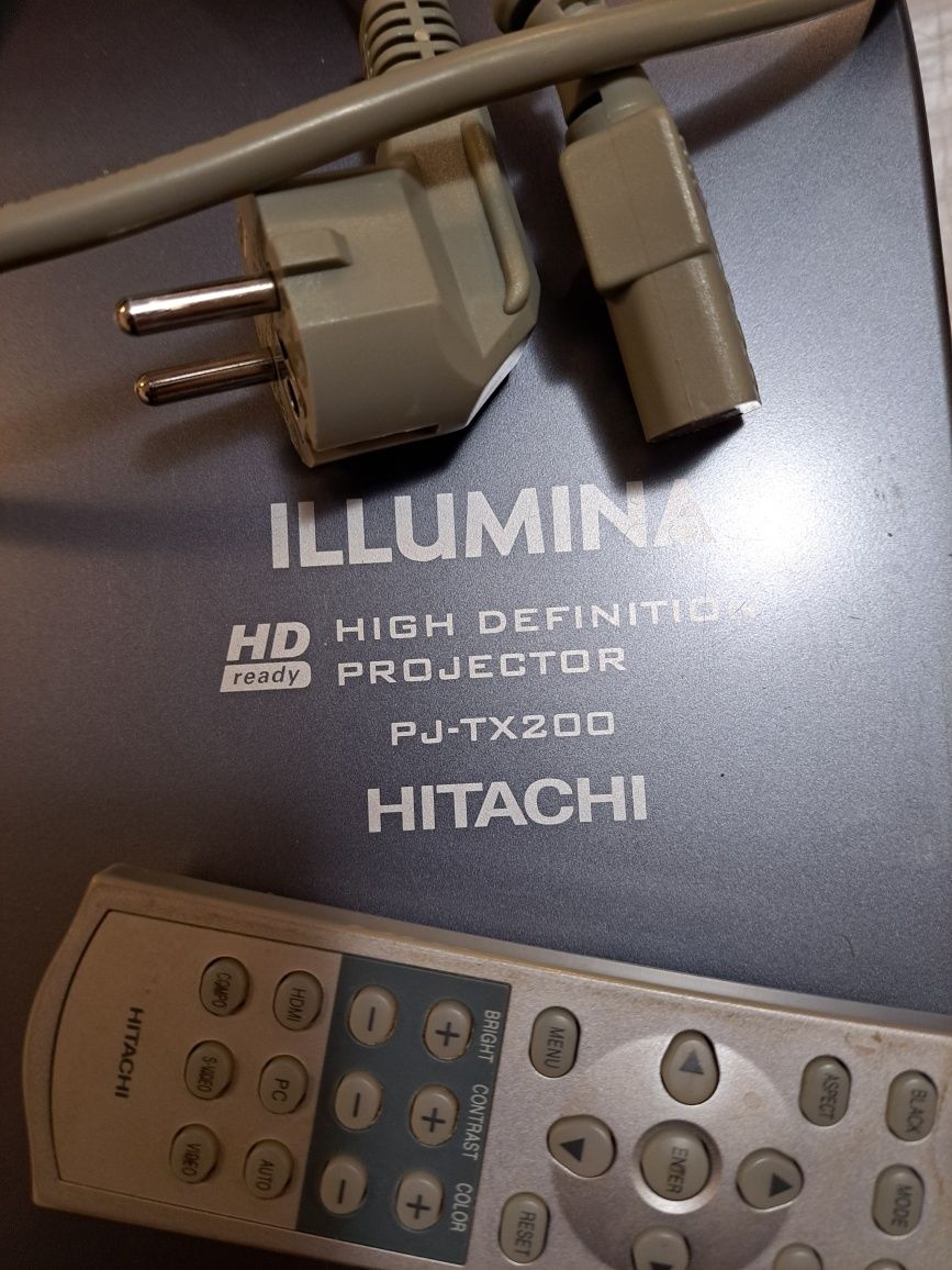 Sprzedam projektor Hitachi PJ-TX 200 uszkodzony
