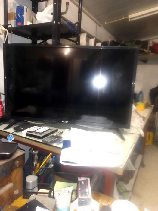TV Silver com comando