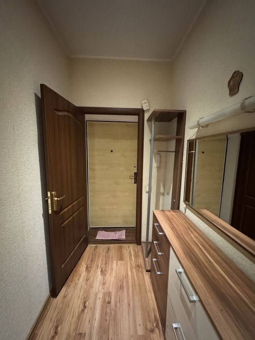 Продаж 3 кім квартри, сталінка, 74,3 м.кв, центр Югока, 2 поверх