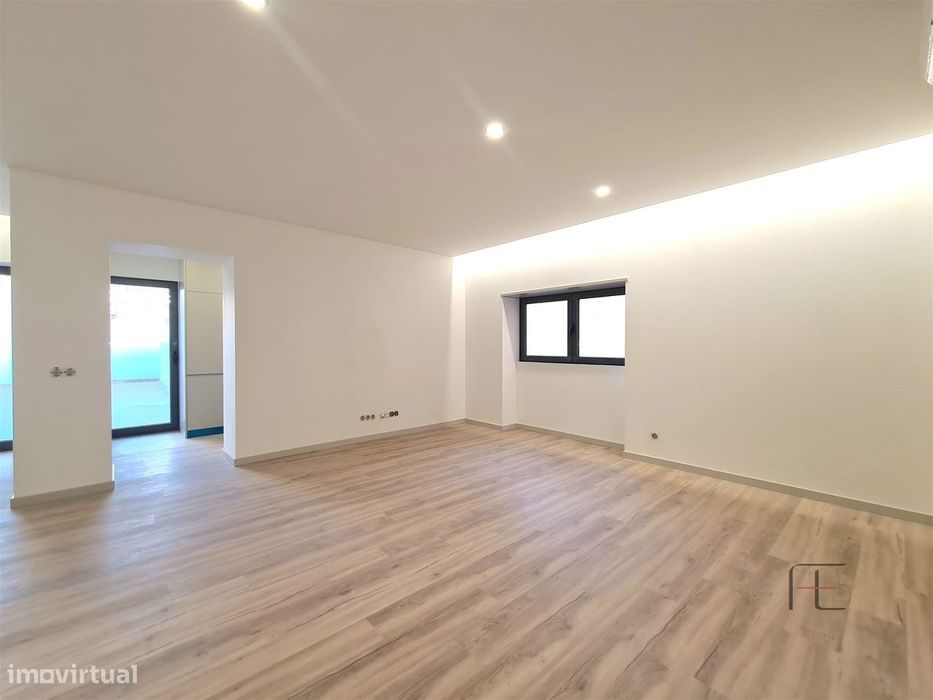 Andar Moradia c/ terraço  em Espinho