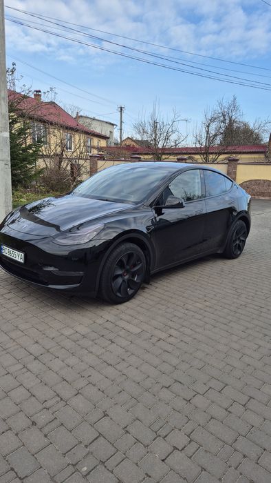 авто tesla y 2023