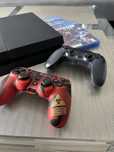 Sprzedam ps 4, 2 pady, 2 gry, 2 kable, stan sprawny