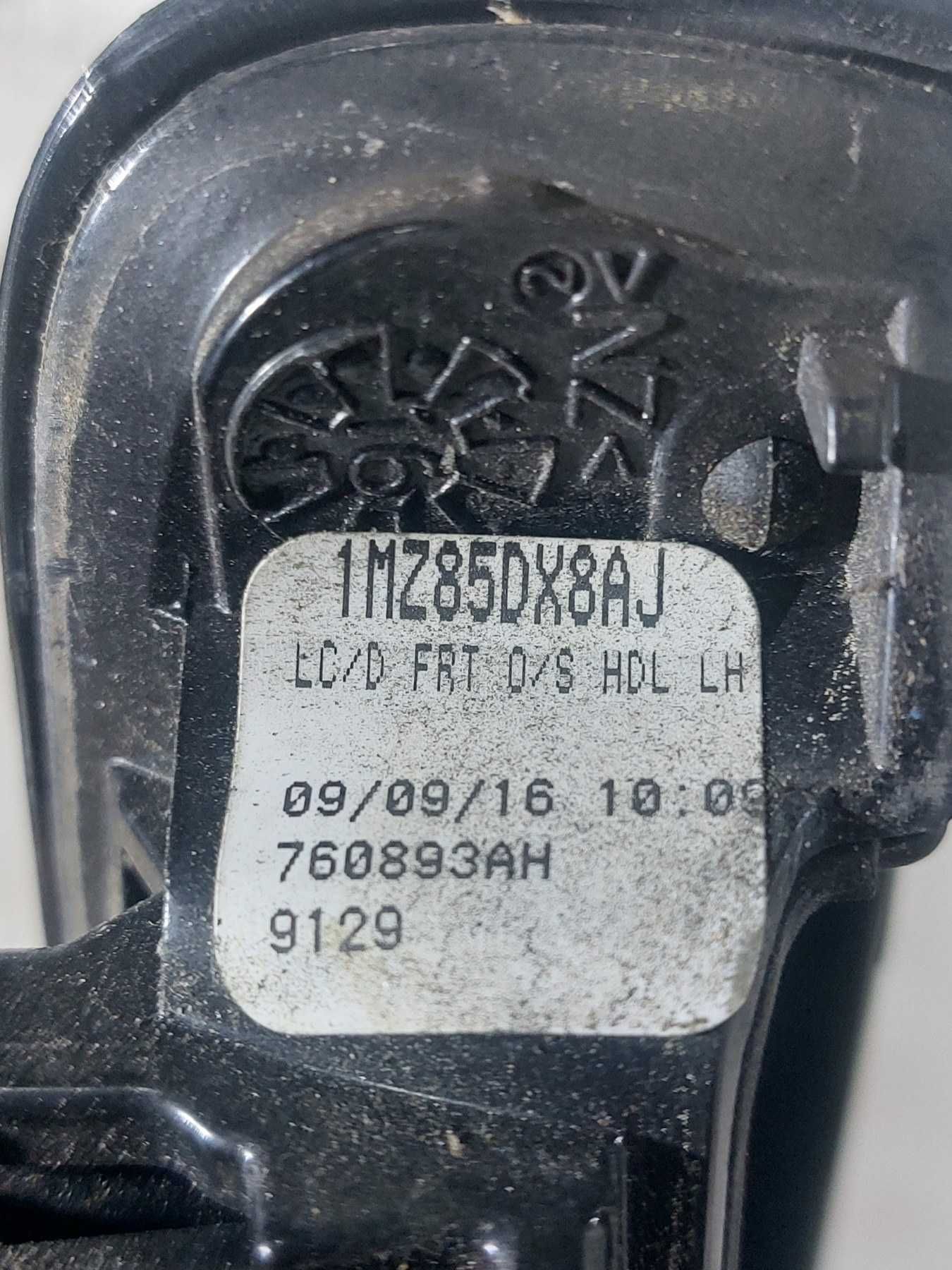 Dodge Challenger 09- Ручка двери внешняя передняя левая keyless
