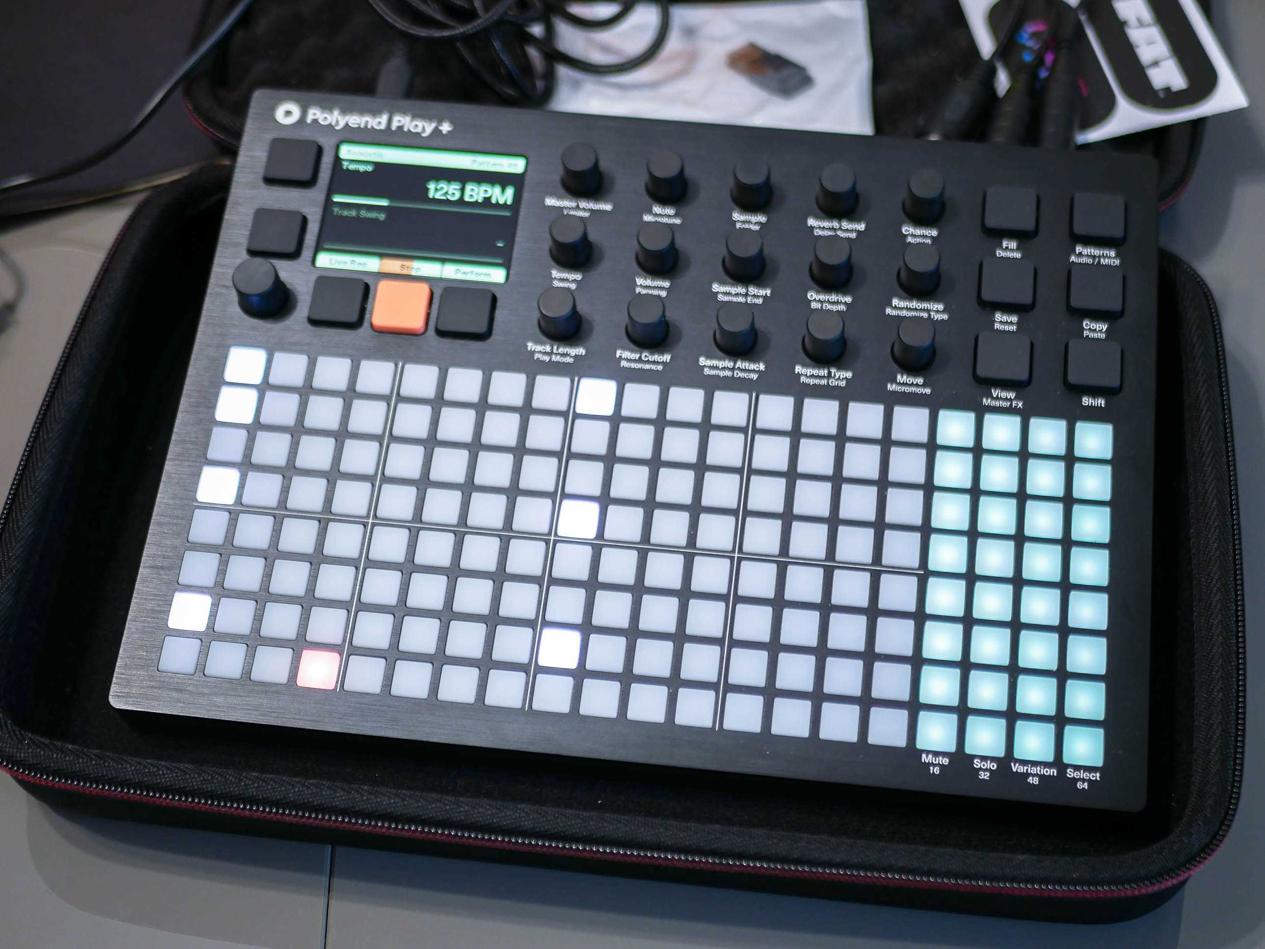 POLYEND Play PLUS Groovebox + jak nowy, DODATKI! syntezator sampler