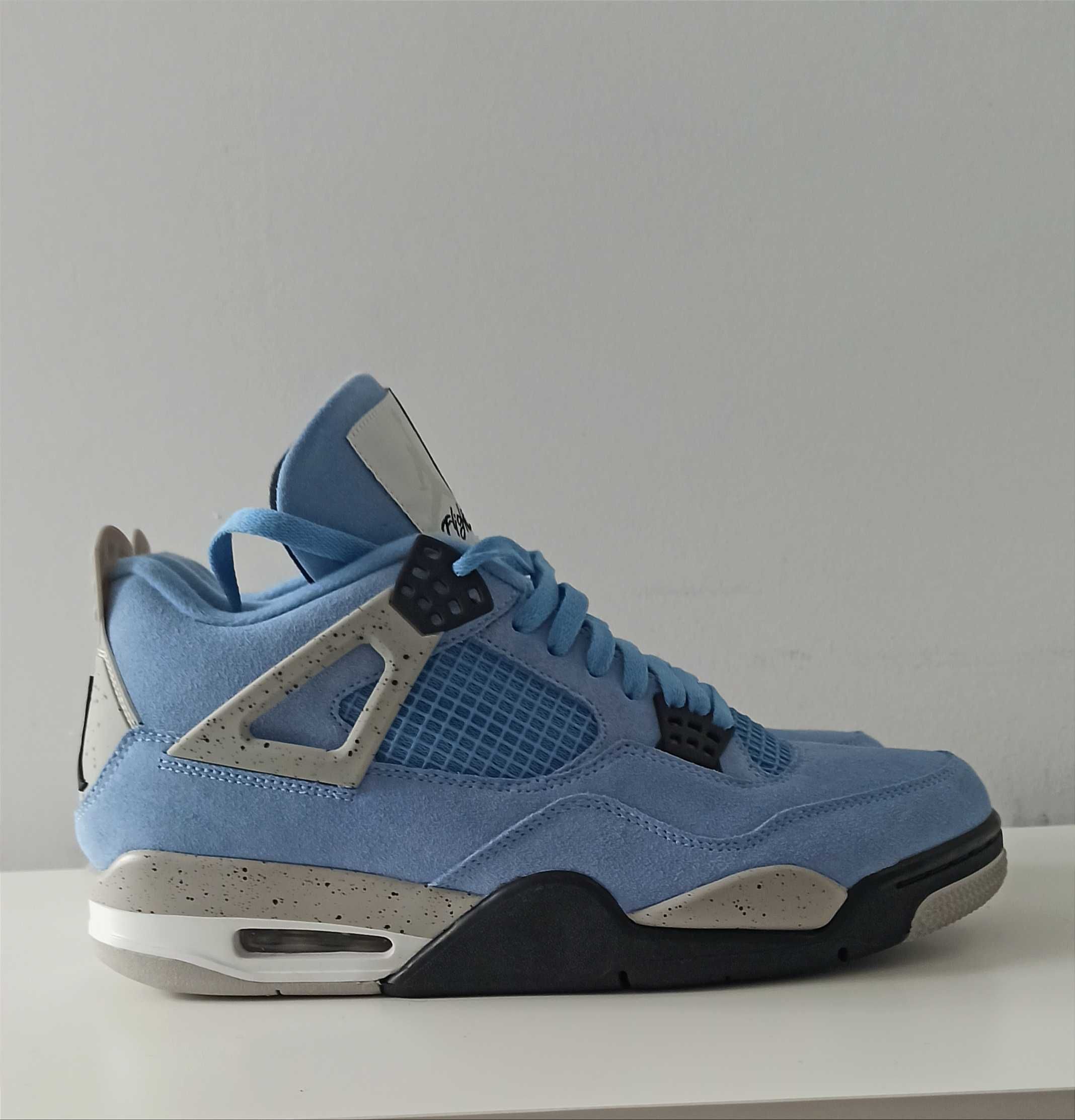 Air Jordan 4 Retro University Blue