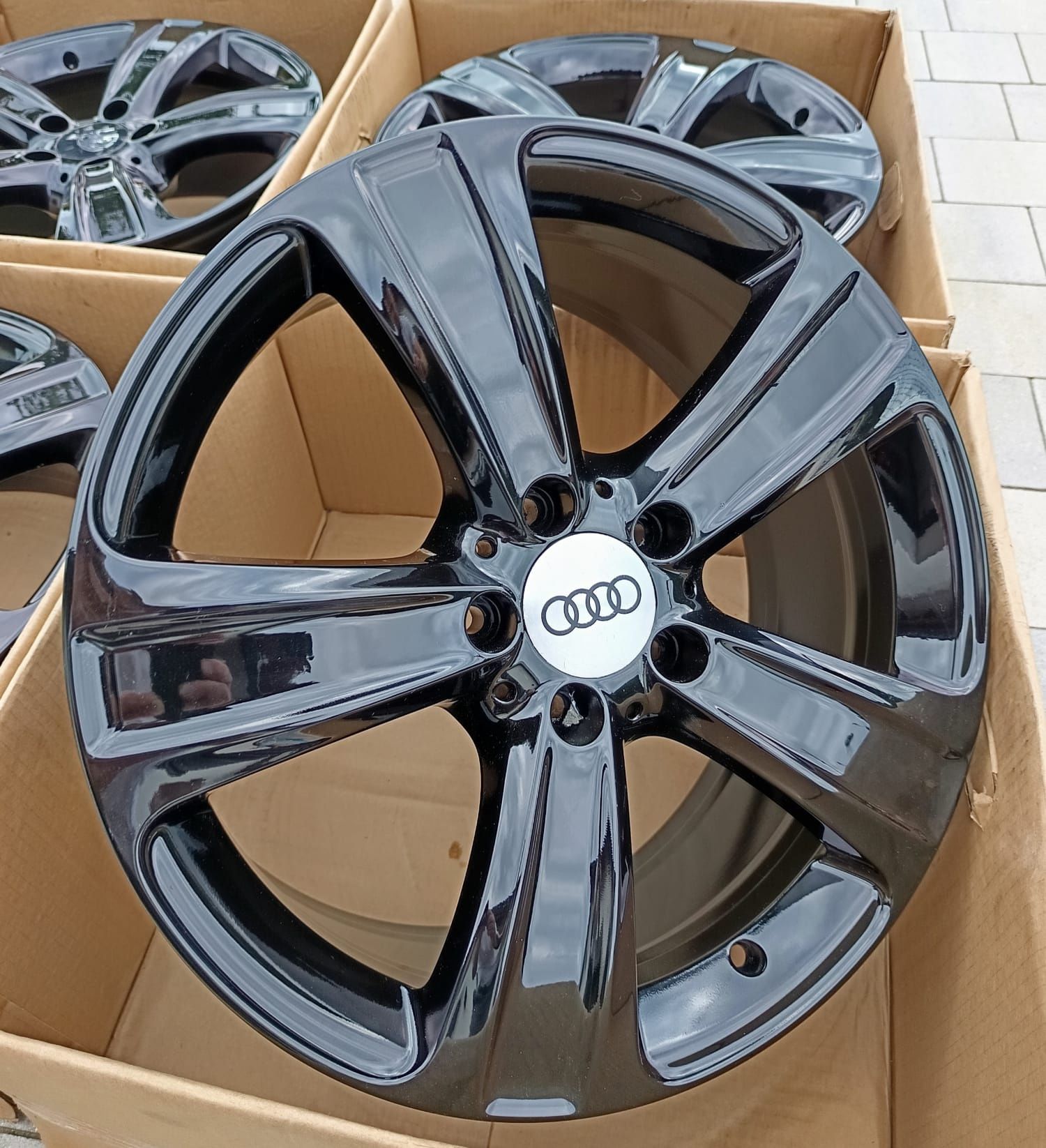 #M18C Alufelgi R18 5x112 ET38 Audi A4 A6 A7 A8 Q2 Q3 Q5 S3 S4 S5 S6