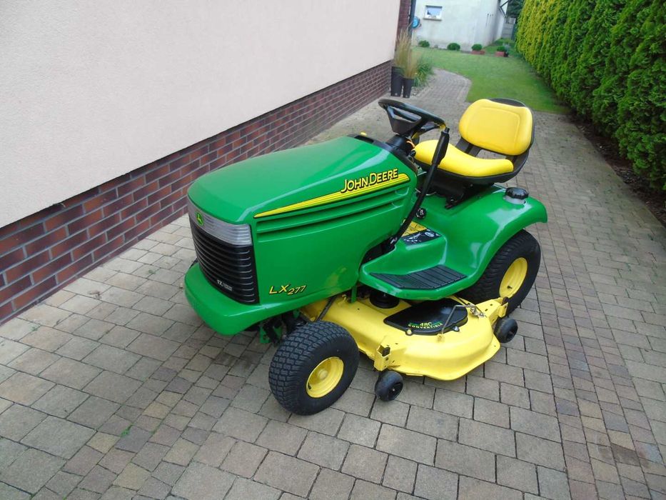 Traktorek kosiarka JOHN DEERE LX 277  17 KM 2 cyl. automat PO SERWISIE