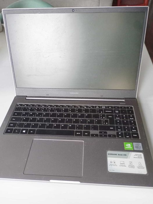 Samsung Book X55 – Core i7, 16GB RAM, SSD + HD (para peças ou reparo)
