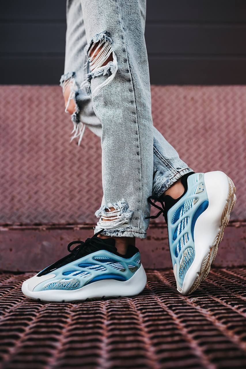 Adidas Yeezy Boost 700 v3 Arzareth