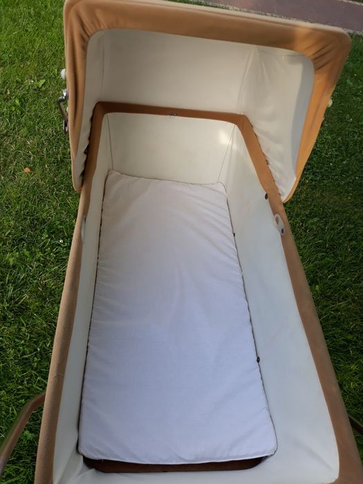 Wózek retro beżowy