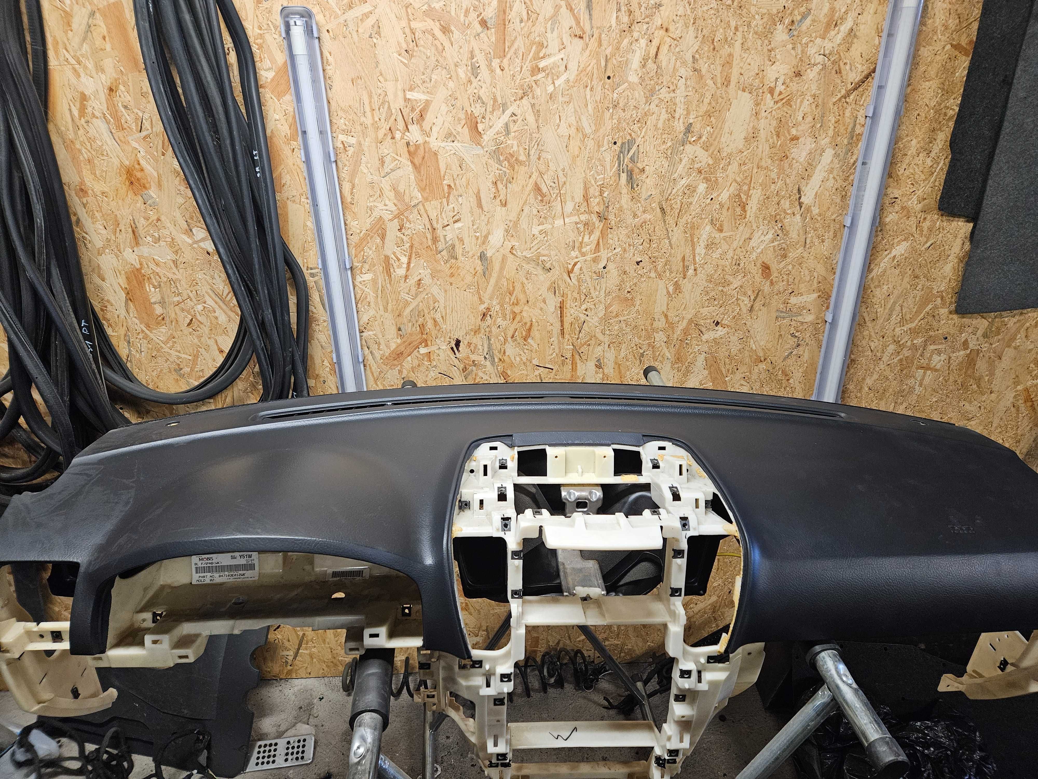 Konsola Kokpit Deska Sorento I Lift Airbag Pasy Komplet