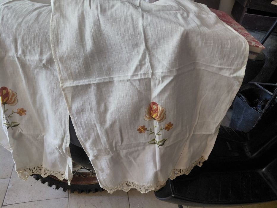 2 cortinas antigas pequenas para janelas pequenas de cozinha