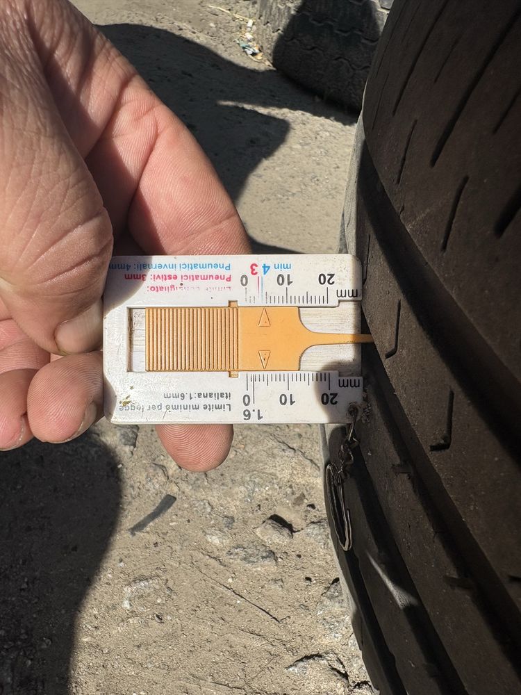 Продам шини 205/60r16 Continental