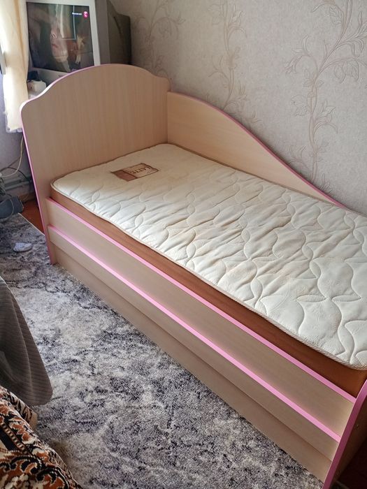 Ліжечко дитяче..