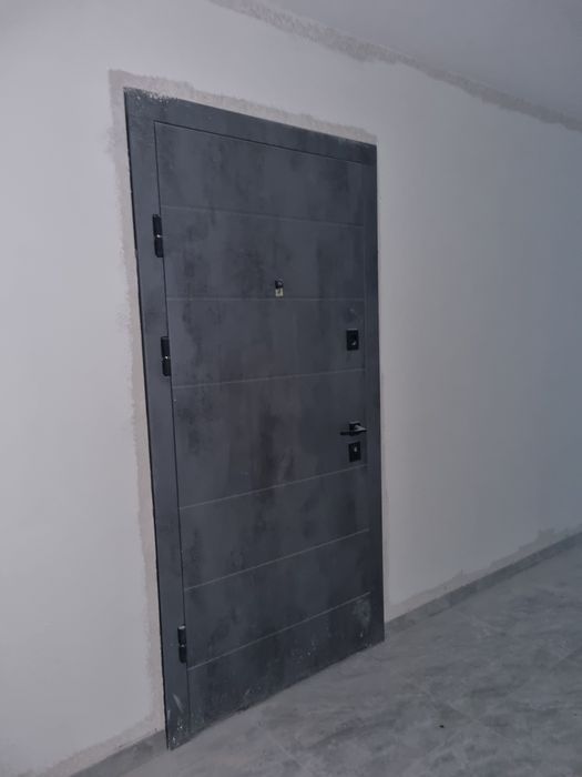 Двері вхідні 2050х950 металеві з МДФ накладкою