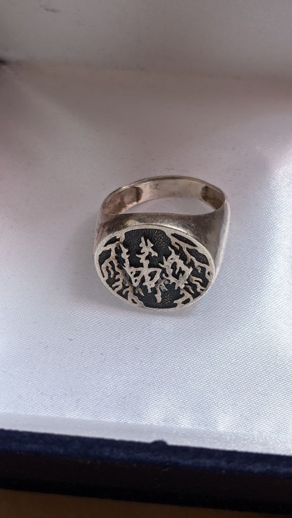 Продам мужской перстень,серебро 925 пр.