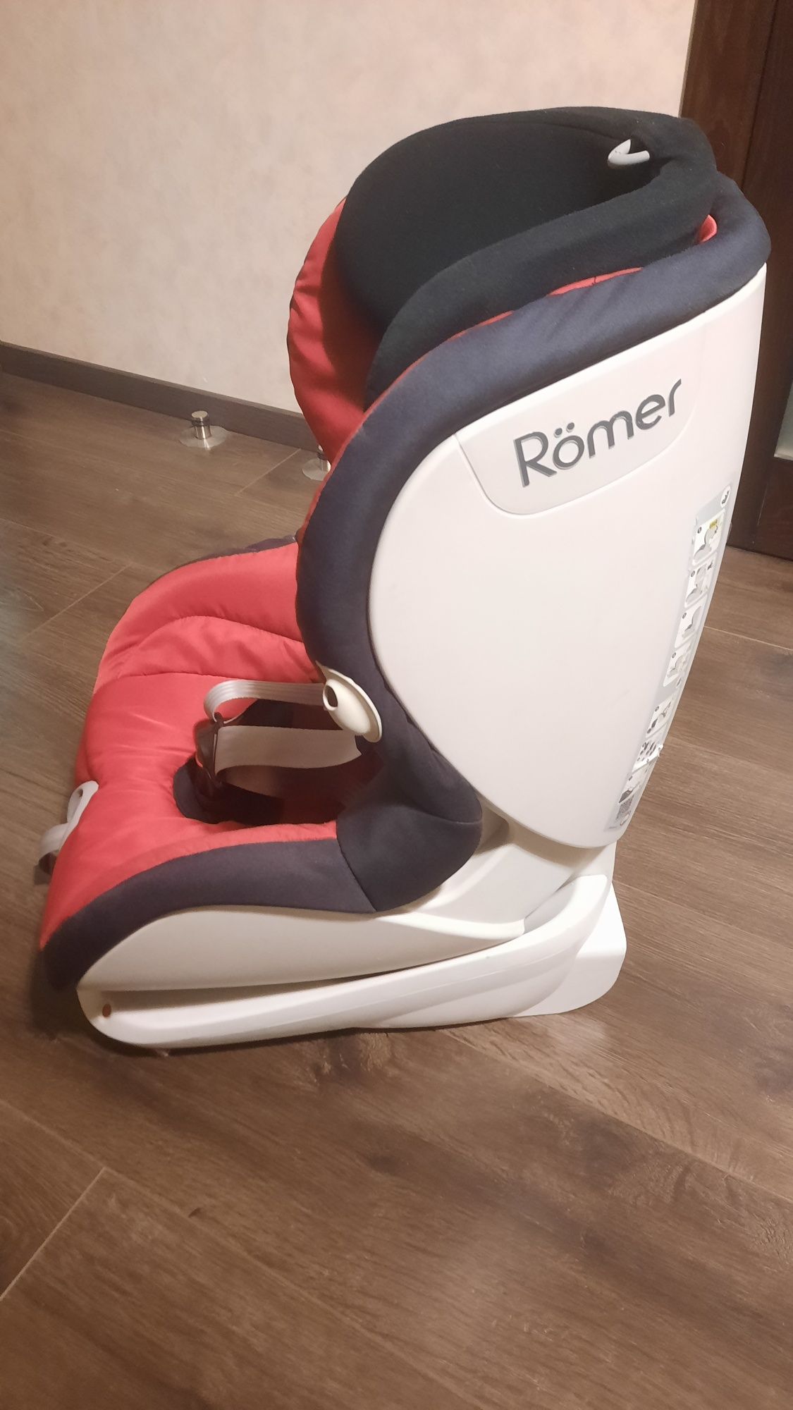 Дитяче автокрісло Britax Romer Trifix