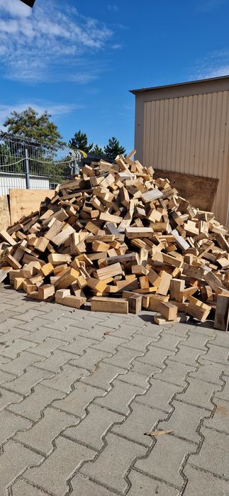 Drewno opałowe suche buk sosna drzewo