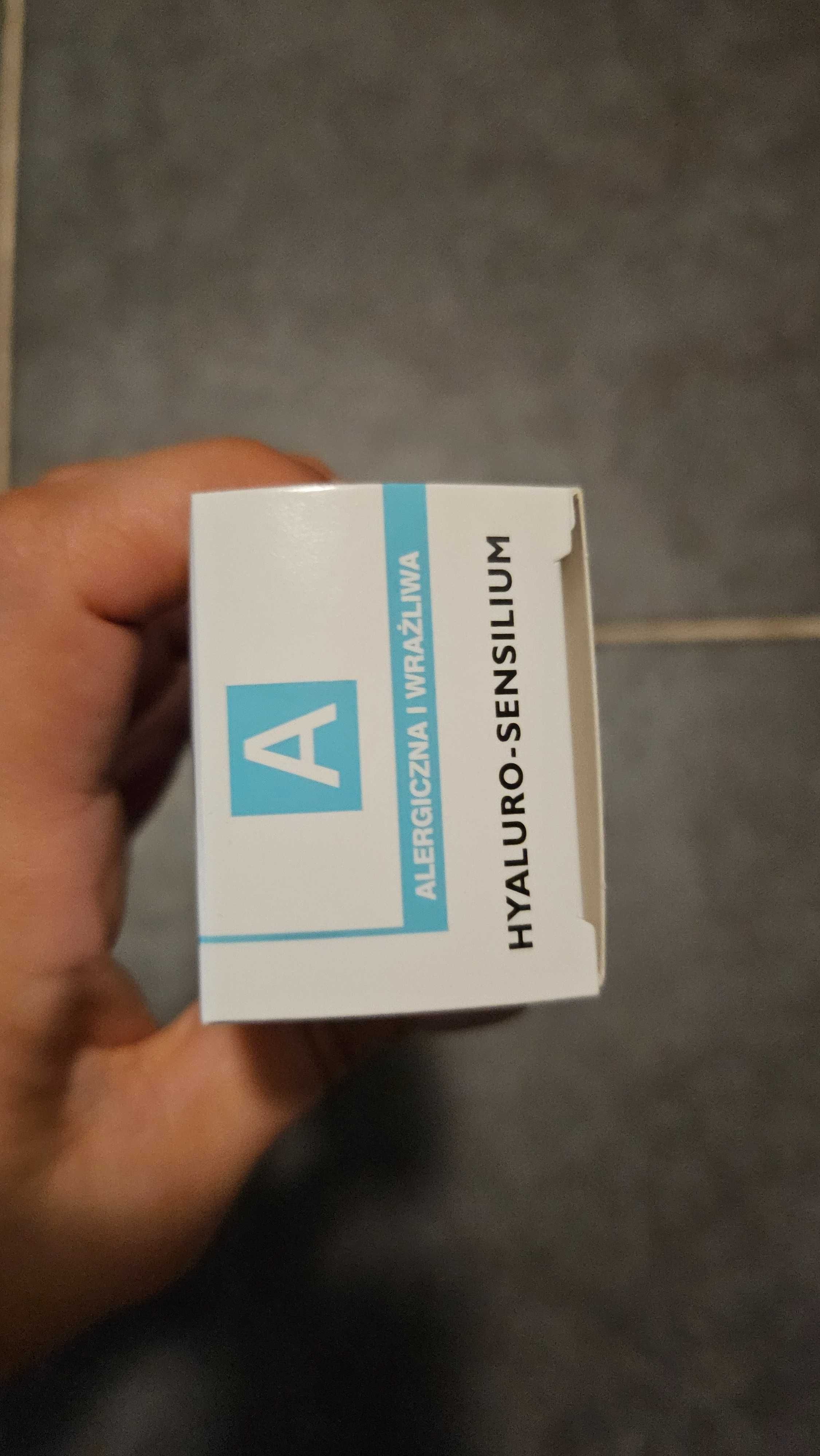 Kwas hialuronowy w wodnym kremie Pharmaceris nowy