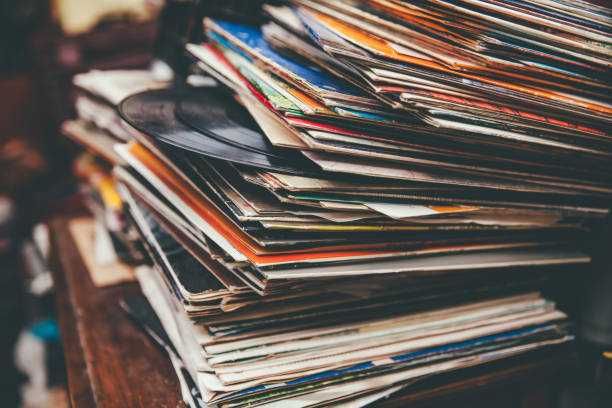 INTERESSE POR DISCOS DE VINIL E CDS