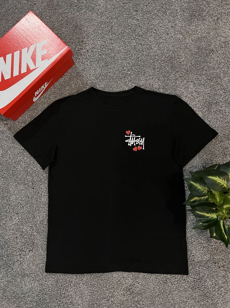 Футболка Stussy чорна з сердечками / Футболка Стуси / Стусі футболка