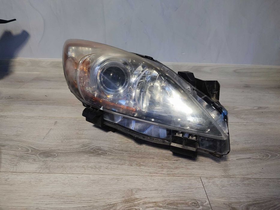 Lampa prawa reflektor prawy mazda 3 polerka