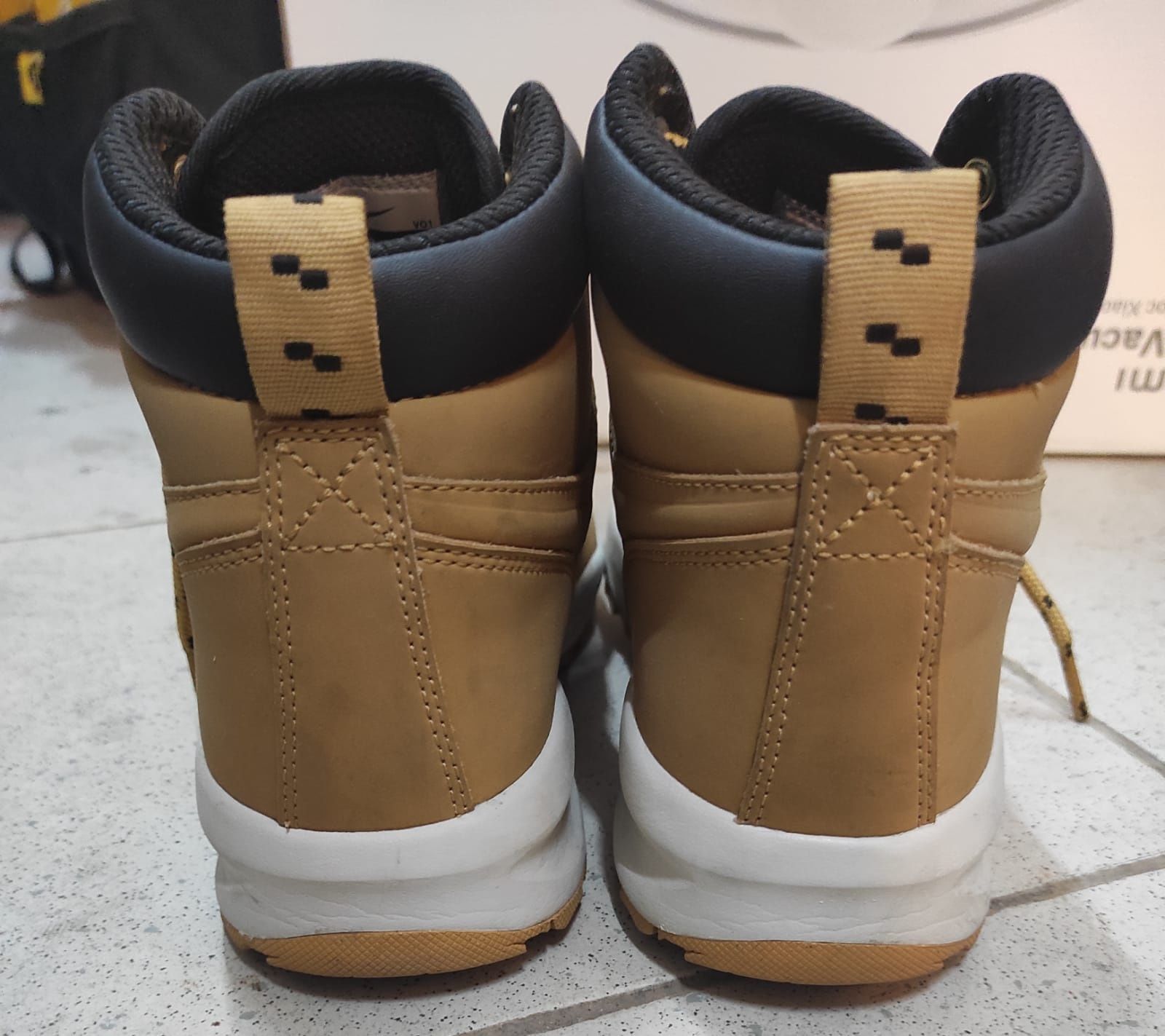 Botas Nike novas