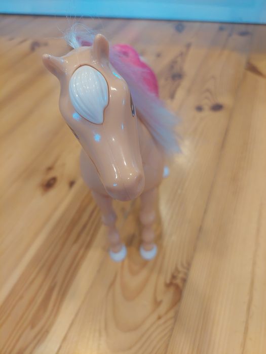 Chodzacy kon Barbie