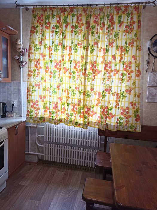 Кухонні штори Соковиті Томати, короткі занавіски фіранки 1,5х1,7м-2 шт