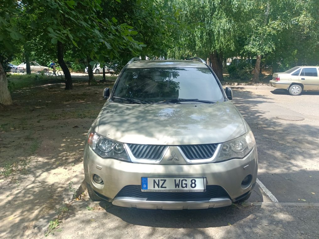 Mitsubishi Outlander XL 2.2tdi 7 місць 
Авто зараз