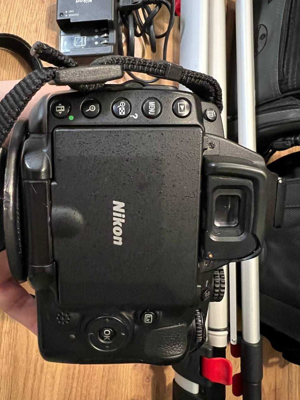 Фотоаппарат Nikon D5000 + об'єктиви 12-24mm та 50mm  + штатив та сумка