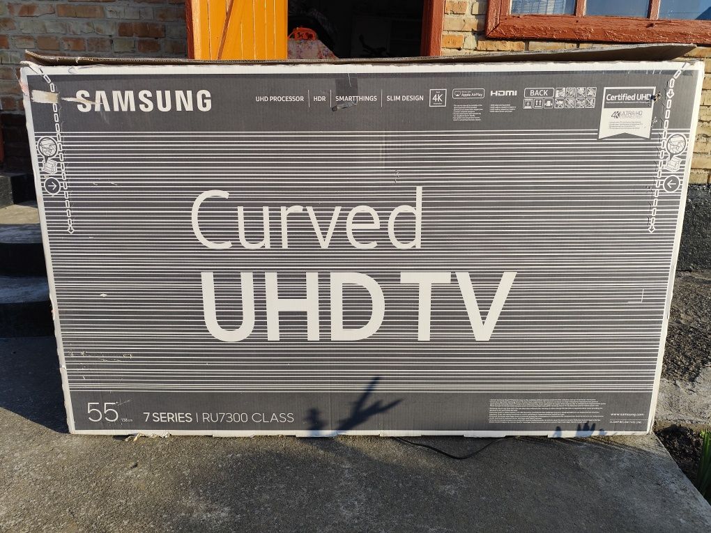 Телевізор Samsung UE55RU7300U