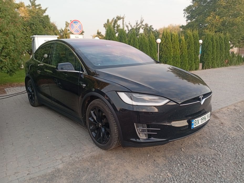 Оренда авто на святкові заходи весілля свадьба Тесла мерседес BMW