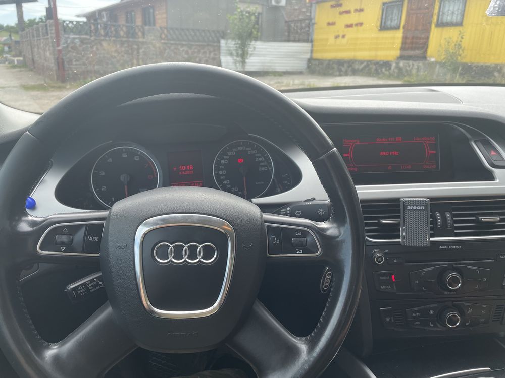 Продам AUDI A4 1.8 бензин