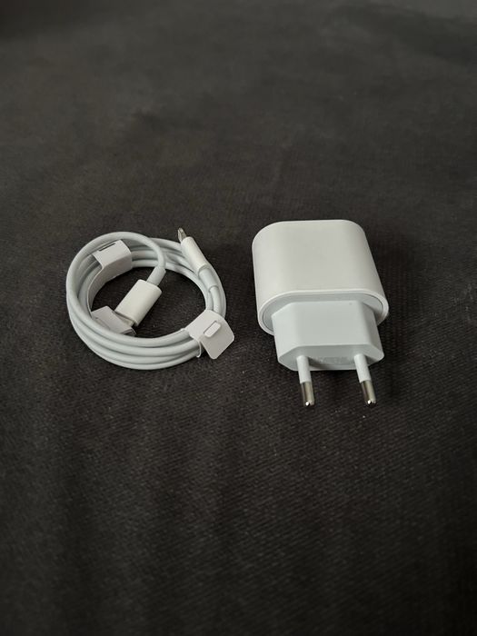 Nowa ładowarka do iPhone 20W – nieużywana – 30zł