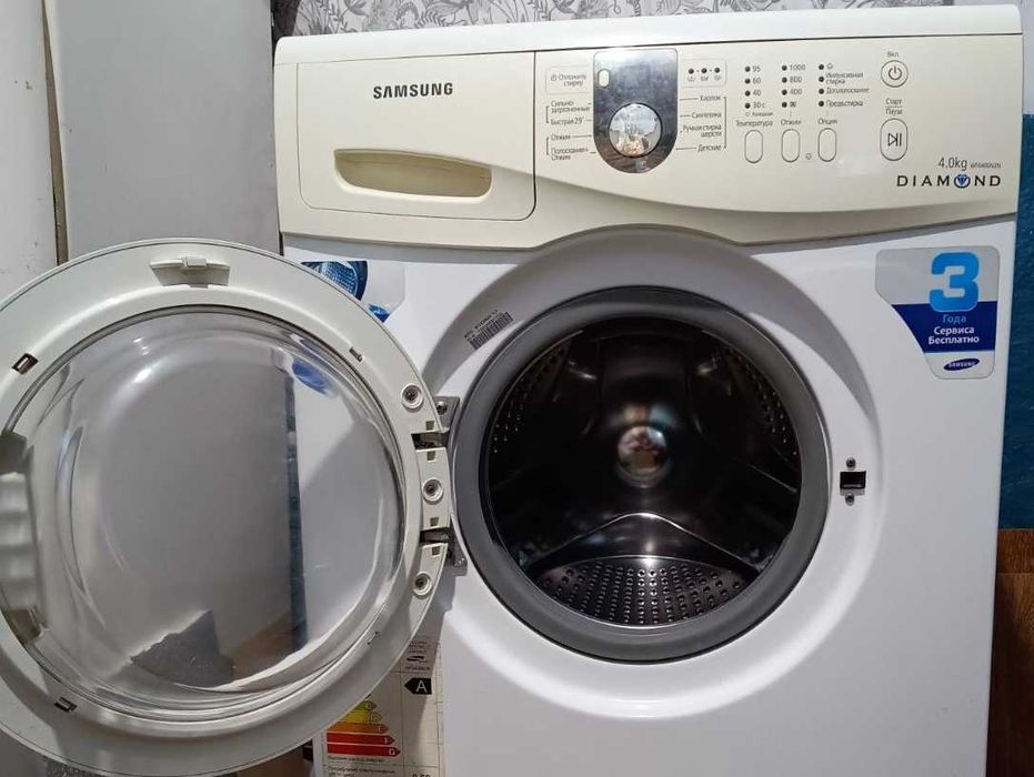 Продам пральну машину Samsung WF0400N2N - 3000 грн