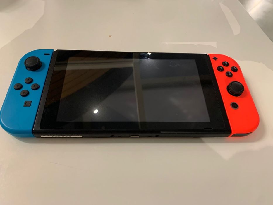 Vendo consola em bom estado quase nova