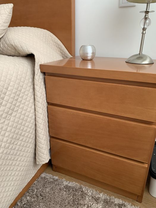 Cama Casal Madeira + Mesinhas de cabeceira