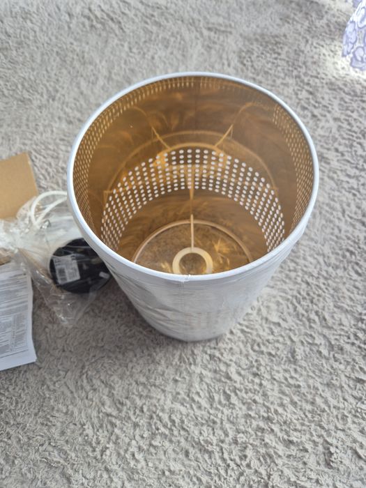 Lampa wisząca biało złota regulowana długość must have hit elegancka