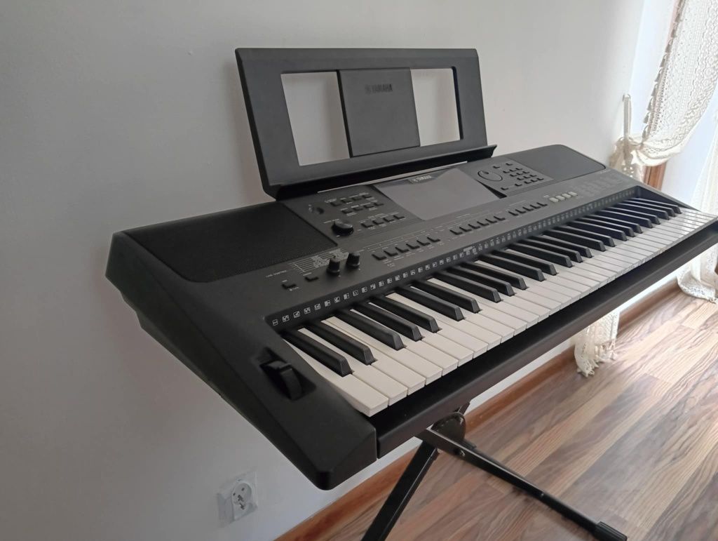 Keyboard Yamaha E453