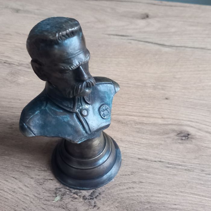 Popiersie Józefa Piłsudskiego sygnowane brąz