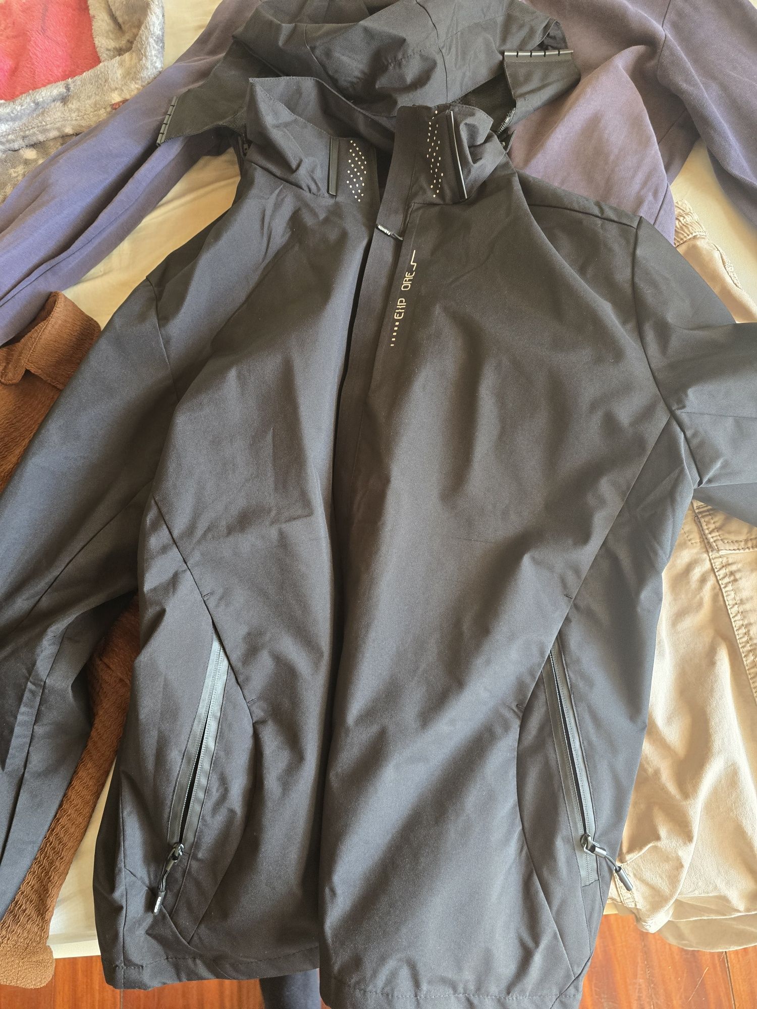 Vendo roupas que ja não utilizo mais