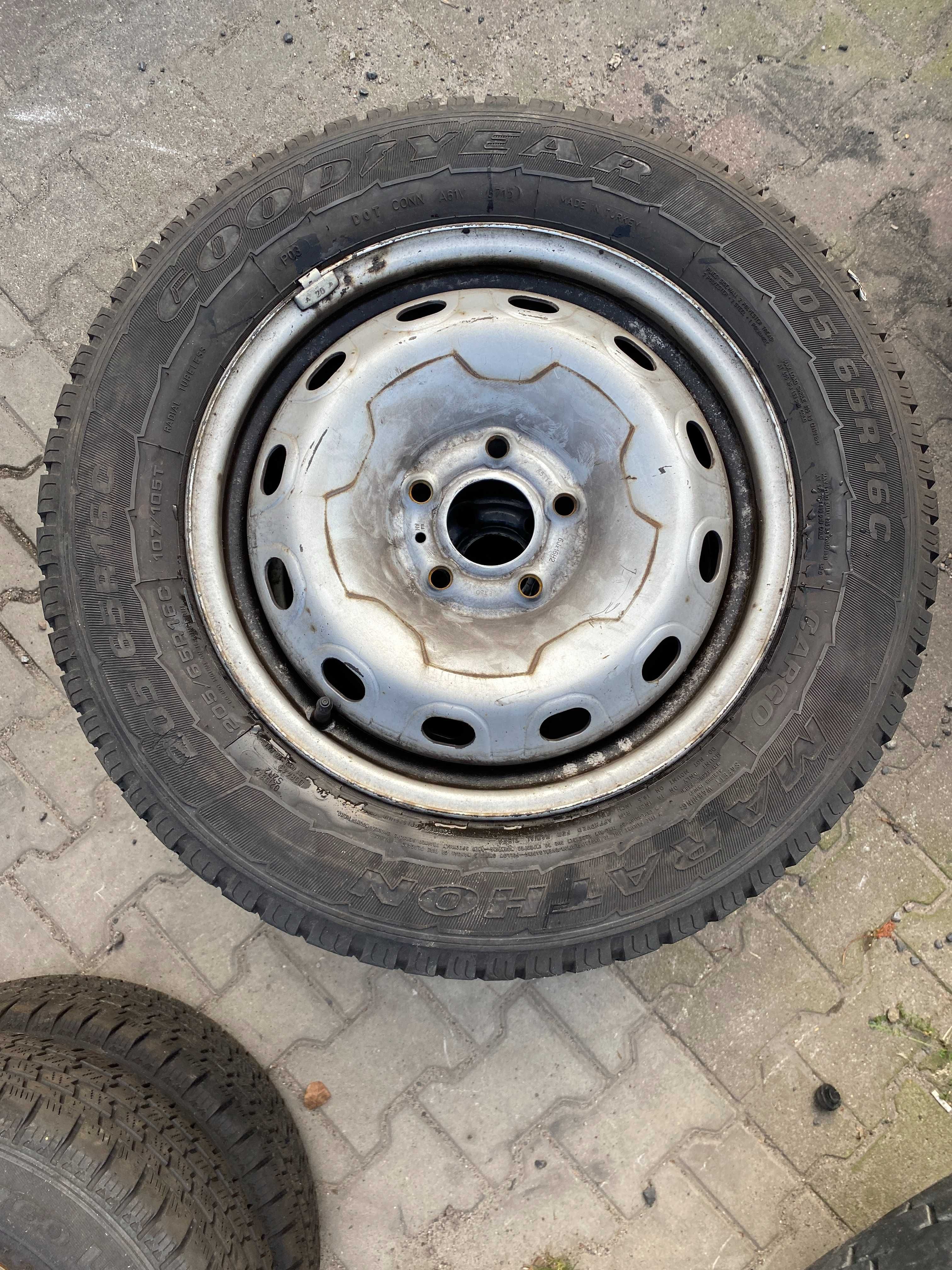 Koła Renault  205/65r16c Good Year Marathon dot 3715
