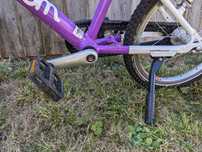 fioletowy rower woom 3