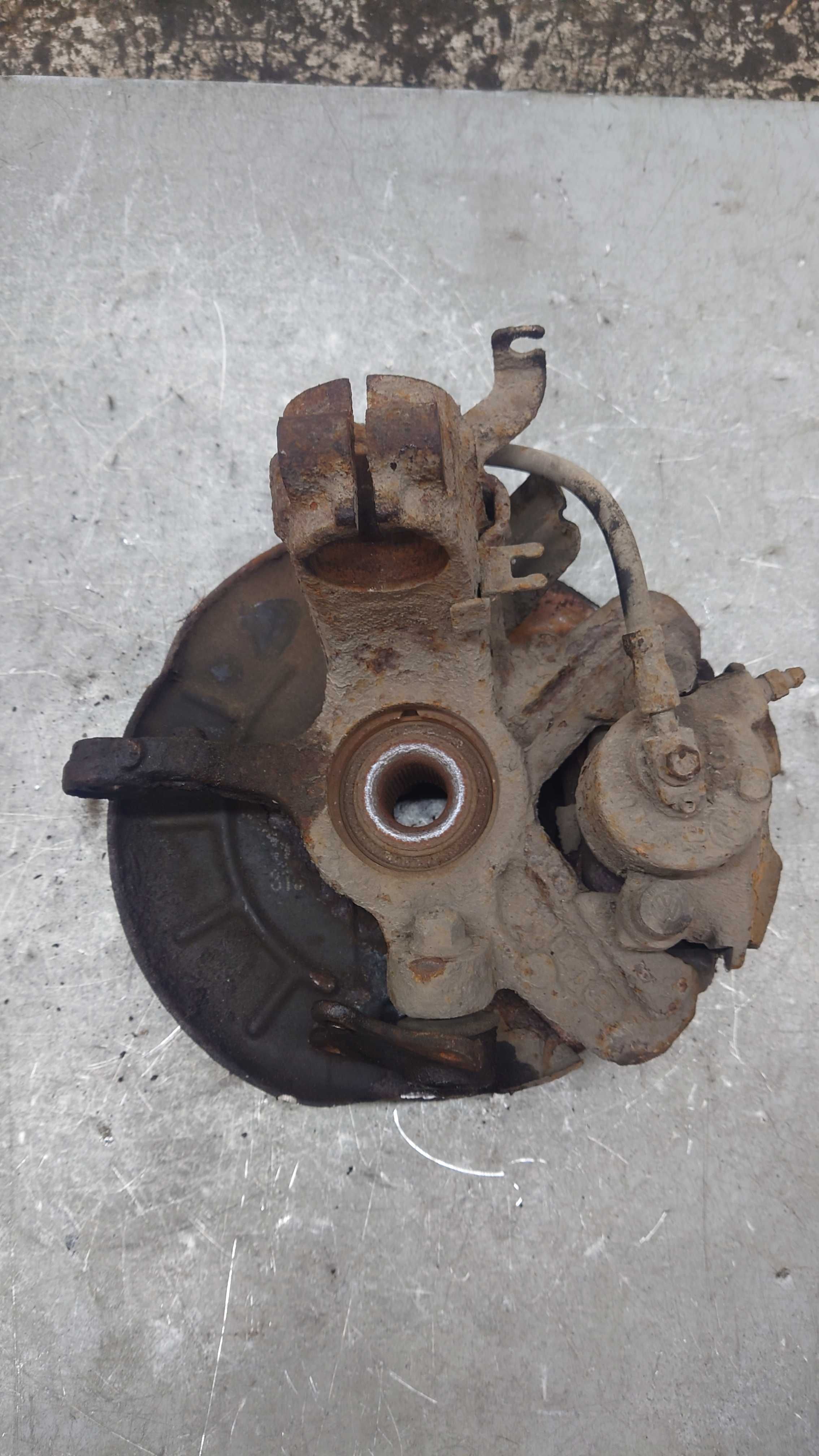 Skoda Fabia 1 I MK1 Zwrotnica Piasta Lewy Przód Lewa Przednia LP