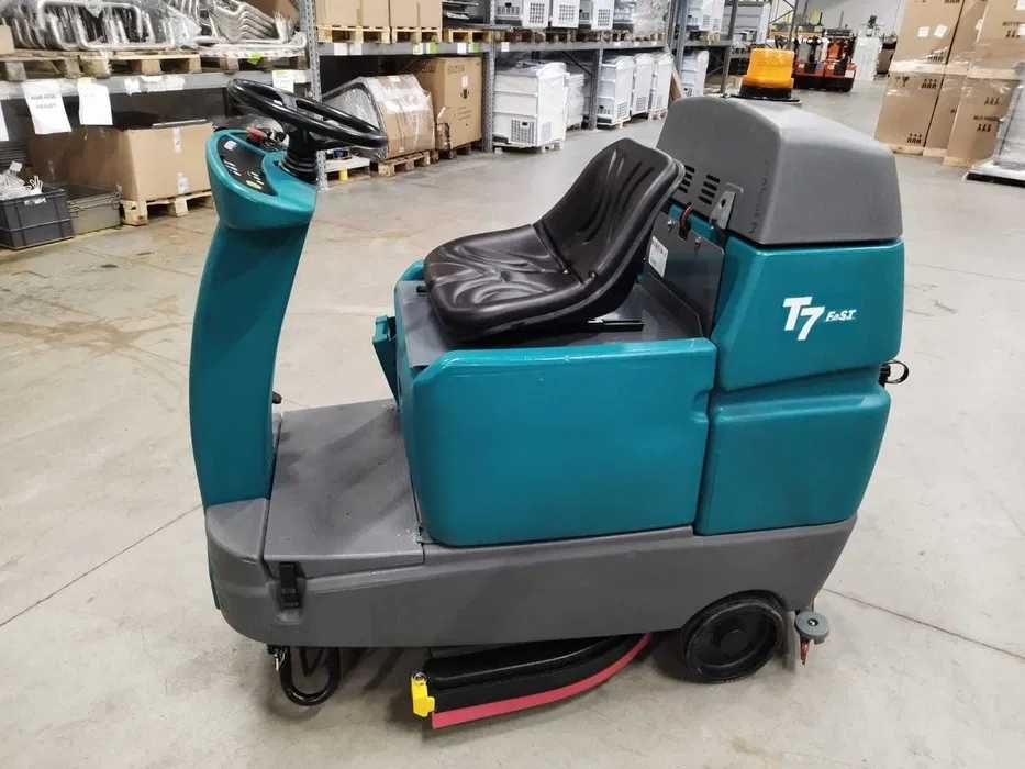 Wynajem maszyna czyszcząca (szorowarka, zamiatarka, myjka do posadzki)