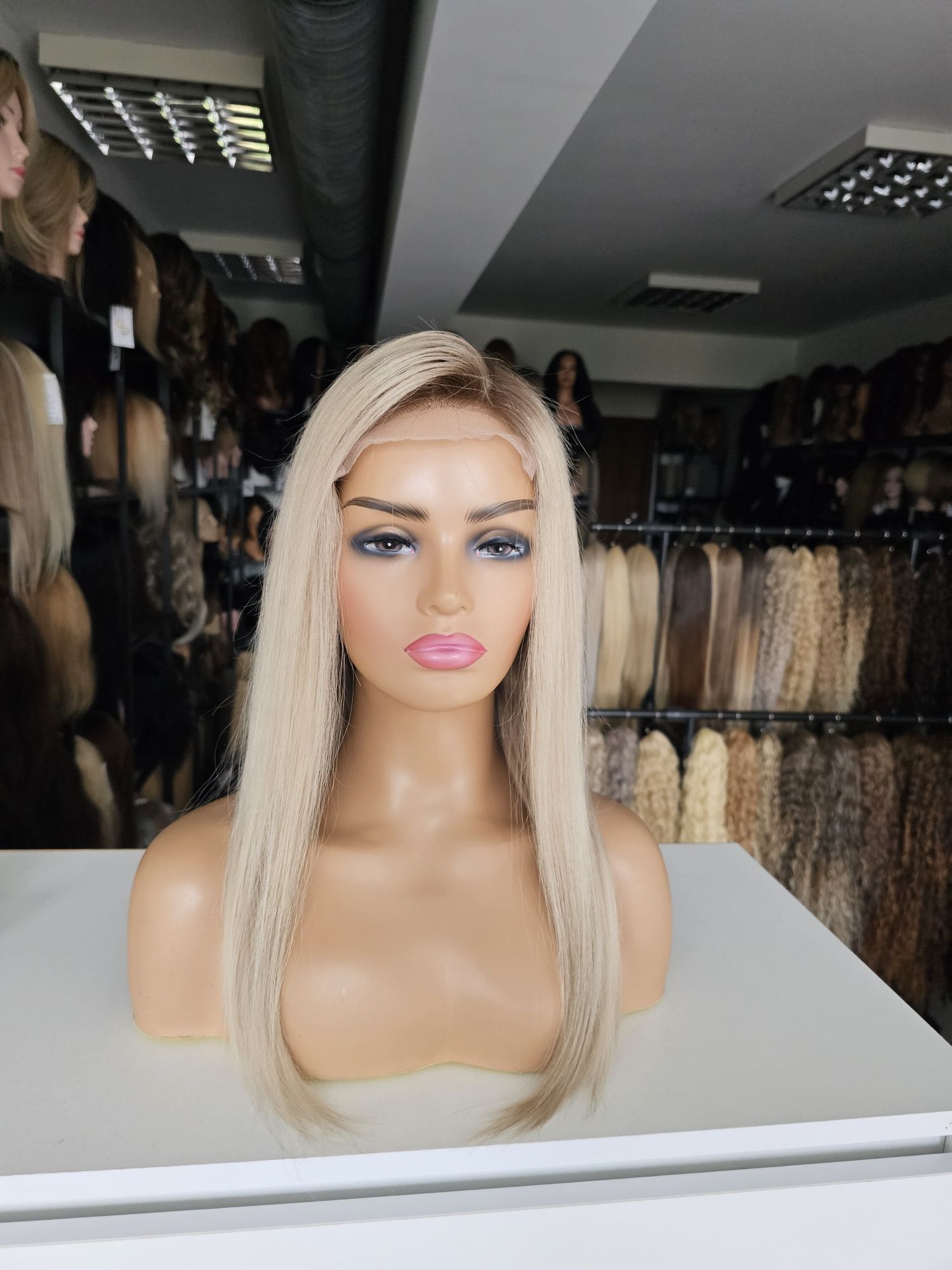 Peruka z włosów naturalnych jasny blond z odrostem Gabi 55 cm premium